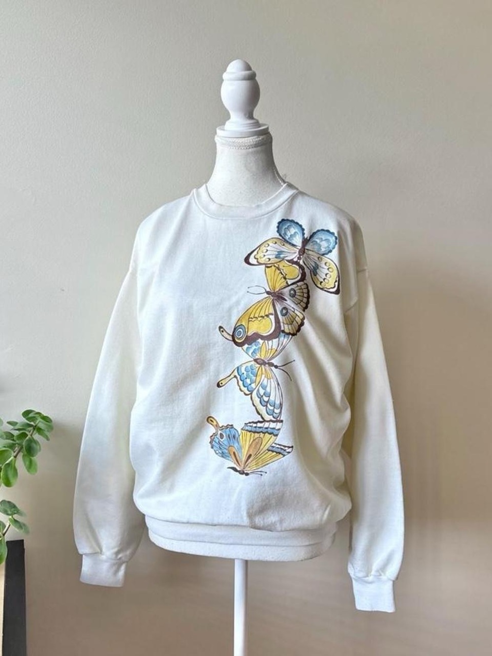 Vintage Butterfly Graphic Sweatshirt